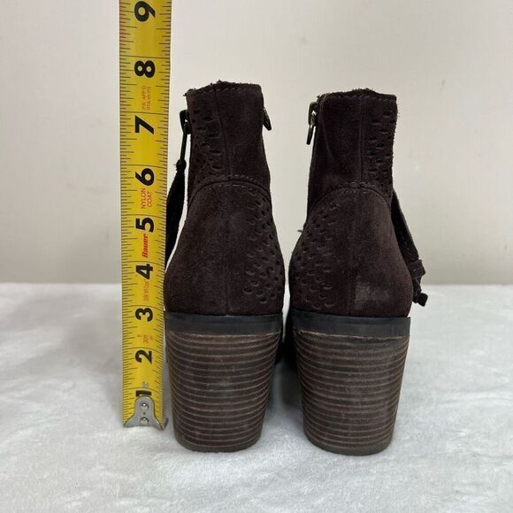 Lucky Brand Brown Ramses Ankle Booties Side Zip Perforated Boots 8 Women - Picture 4 of 9